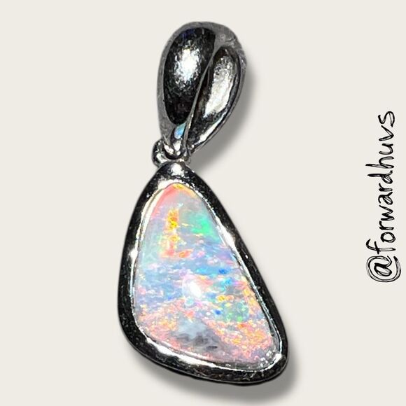Sterling Silver Triangular Pendant with Mosaic Opal Composite – 925 Marked - Picture 2 of 9